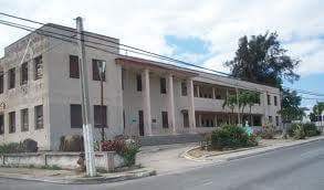13. Escuela de Comercio